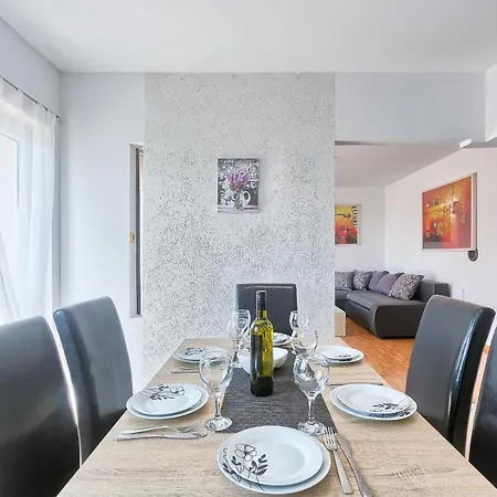 Apartment Tony Pula