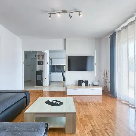 Tony Apartment Pula